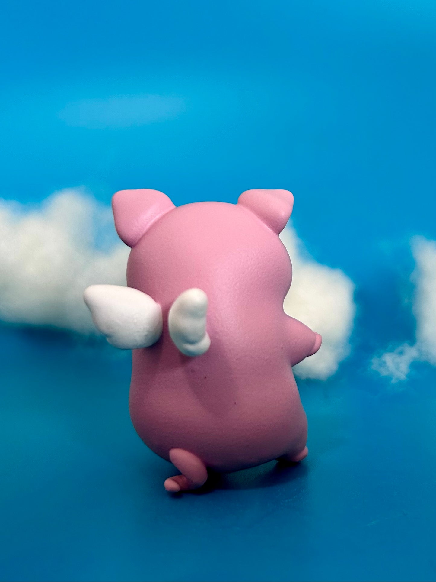 Flying pig figure without stand - back