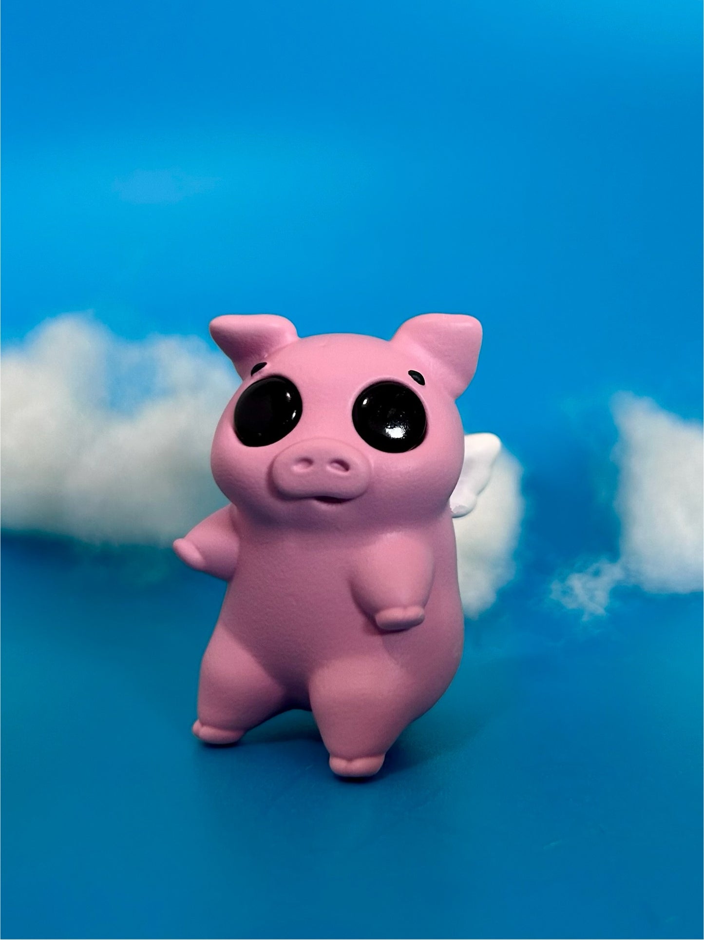 Flying pig figure without stand - front